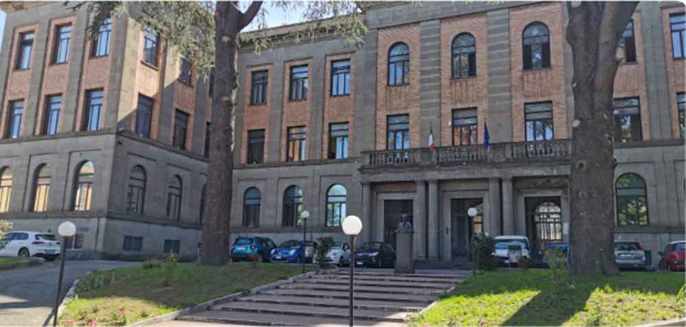 Grida, spintoni e pugni fuori dal Paolo Savi, residenti atterriti
